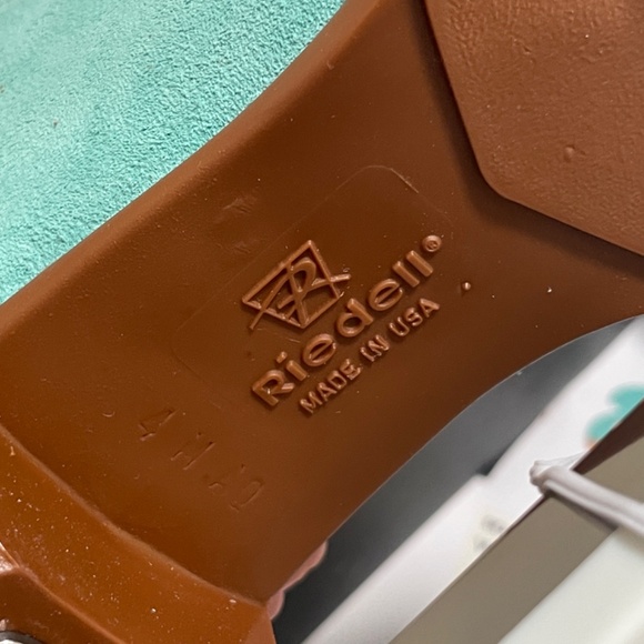 Moxi Ice Skates / Color "Floss" / Size 4 / New - Picture 5 of 11